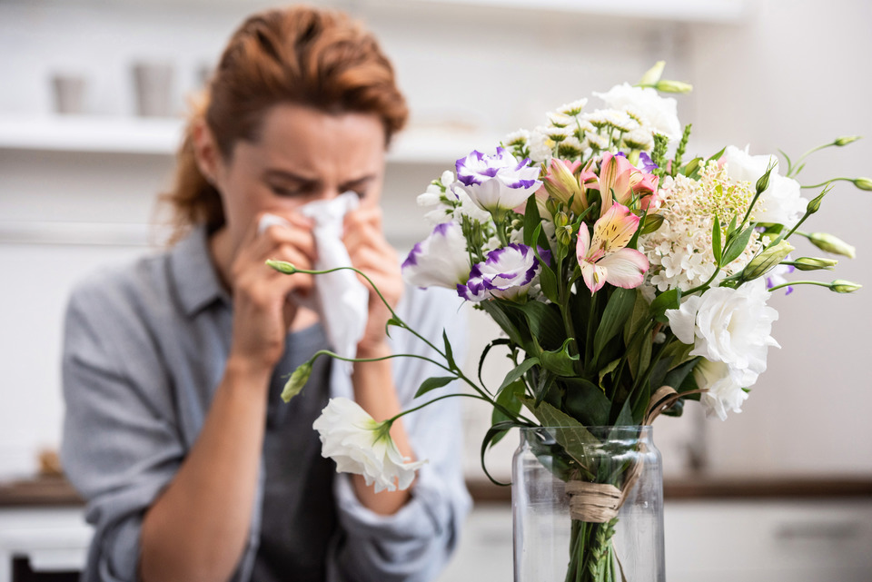 Симптоми алергії: висип, нежить, свербіж, сльозотеча, утруднення дихання