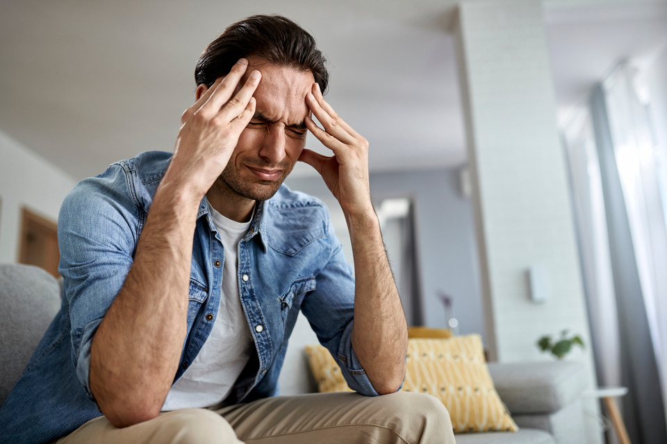 Причини частого головного болю можуть бути первинними і вторинними